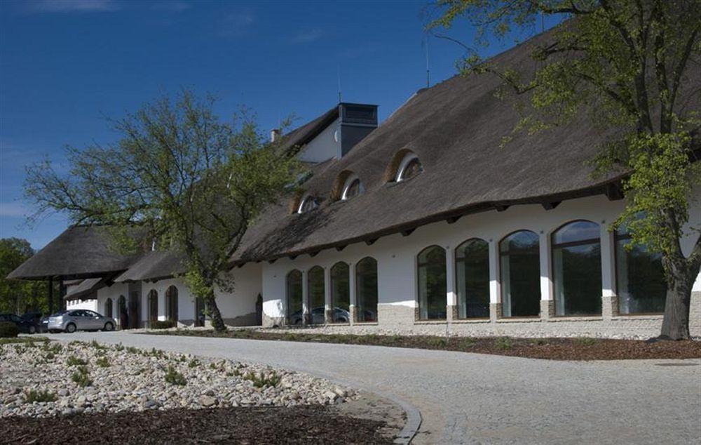 Hotel Remes Opalenica Kültér fotó