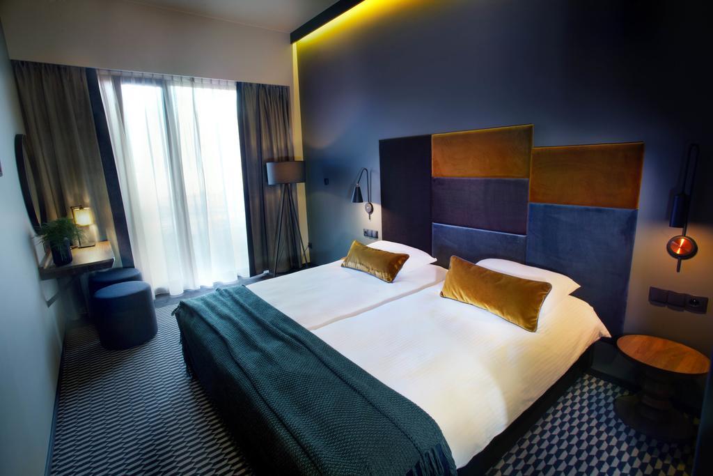 Hotel Remes Opalenica Kültér fotó