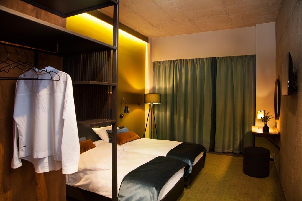 Hotel Remes Opalenica Kültér fotó