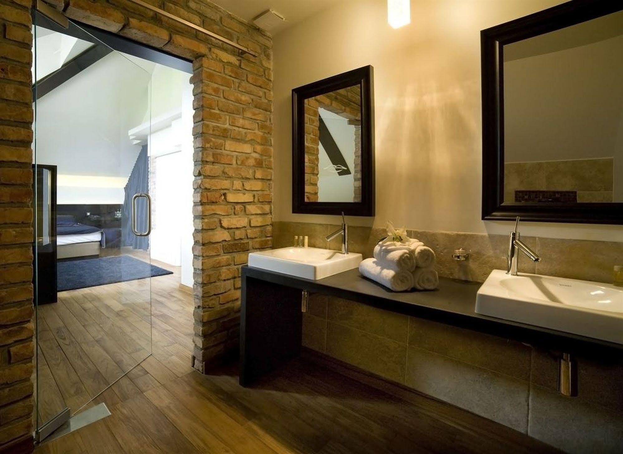 Hotel Remes Opalenica Kültér fotó