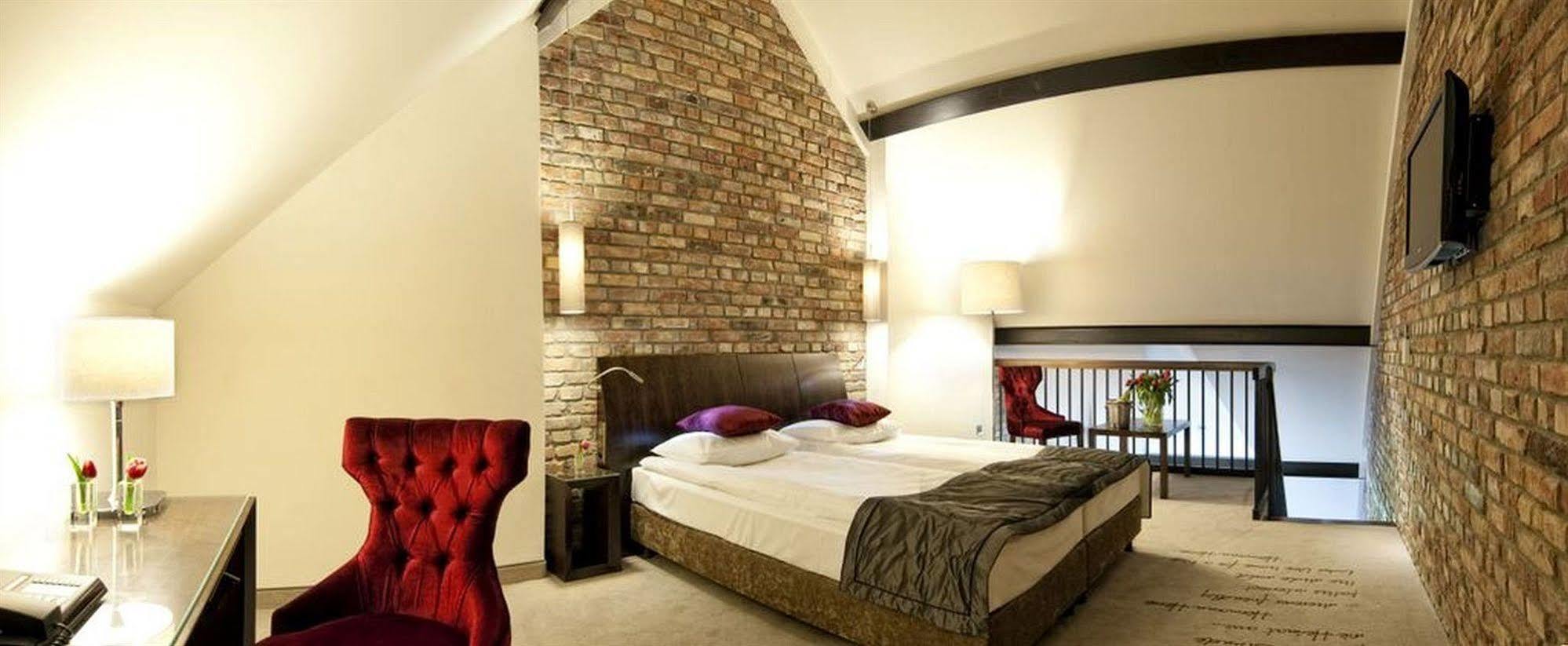 Hotel Remes Opalenica Kültér fotó