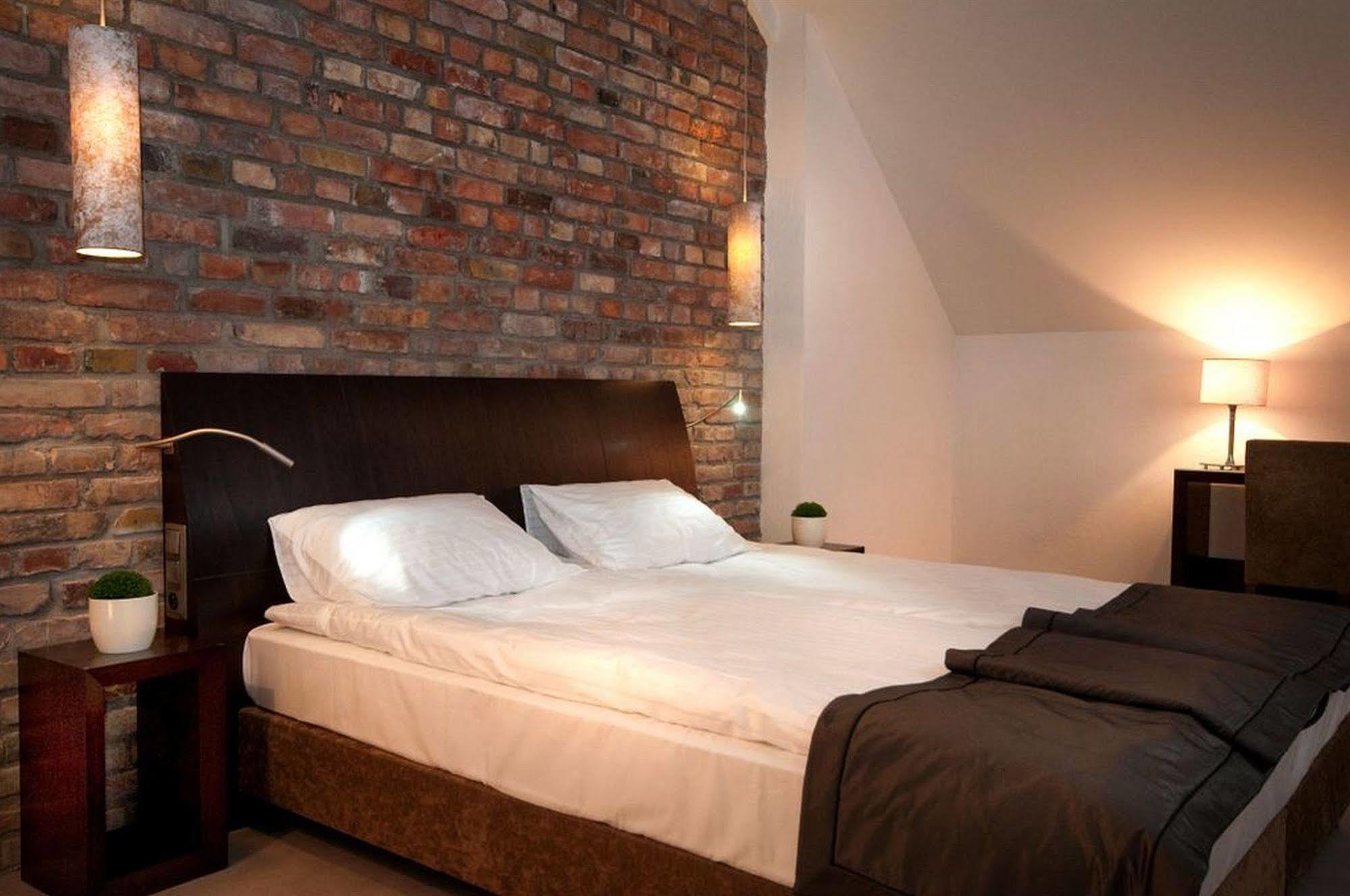 Hotel Remes Opalenica Kültér fotó