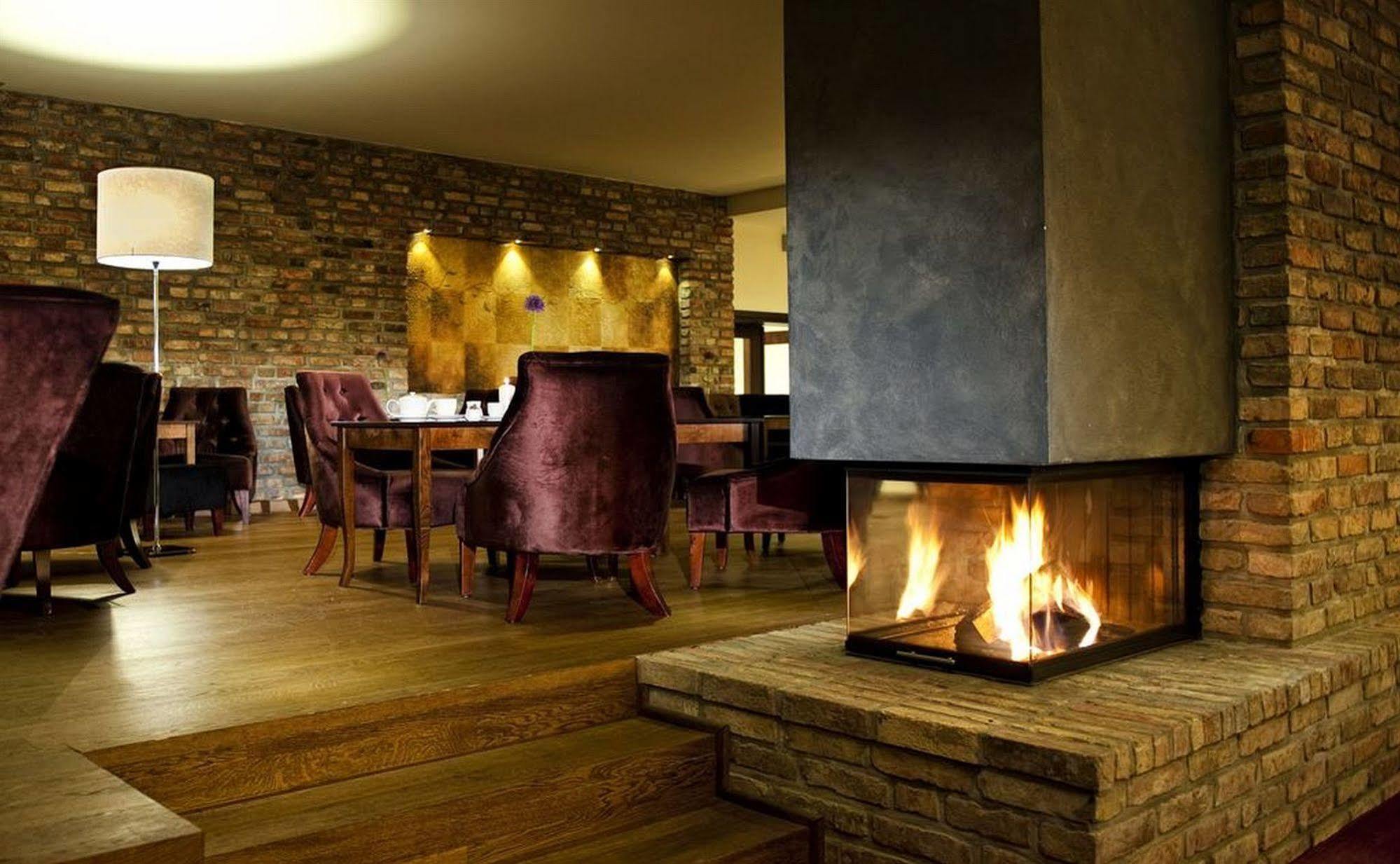 Hotel Remes Opalenica Kültér fotó